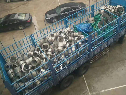 304不銹鋼剛性防水套管發貨現場